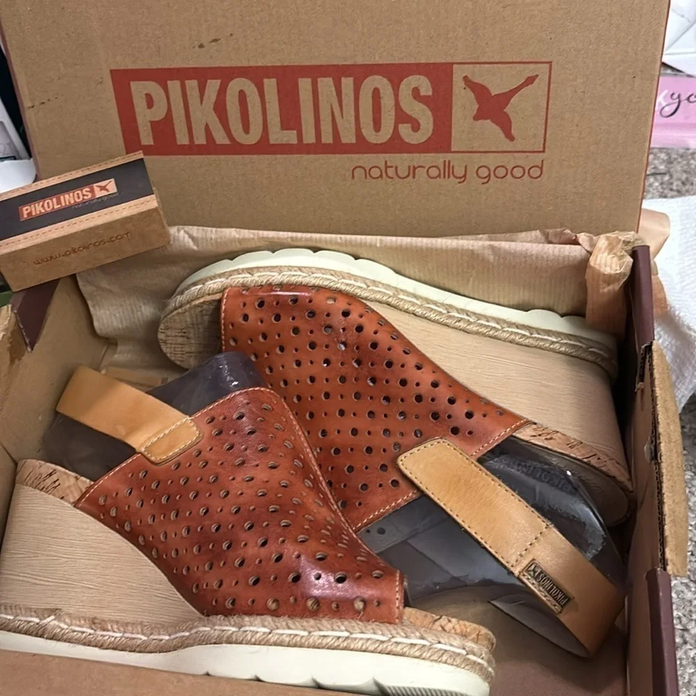 NWT Pikolinos Flamingo Wedges Size 39/9